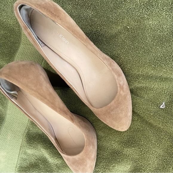 Shoes. Beige Suede Size 6 Ladies. Calvin Klein - Picture 5 of 5
